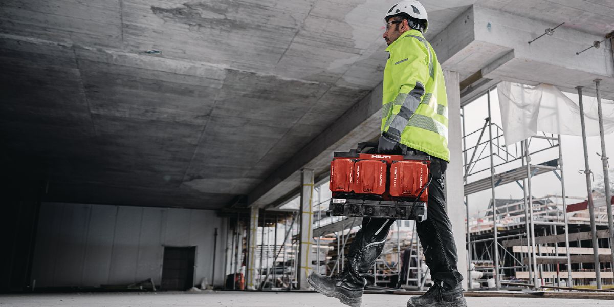 Cropped application picture of the CI D 4-22 Charging Dock with US plug