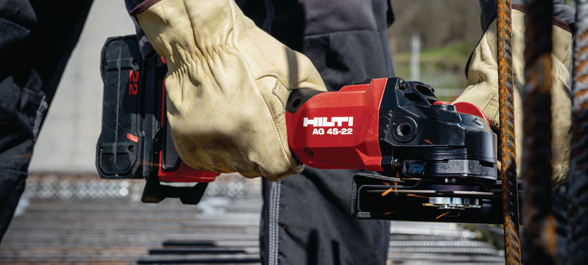 AG 4S-22 Cordless angle grinder (4.5