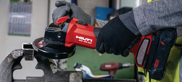 Hilti AG4S-22-100P2/5.2Ah コンボ L141800_cropped.jpg